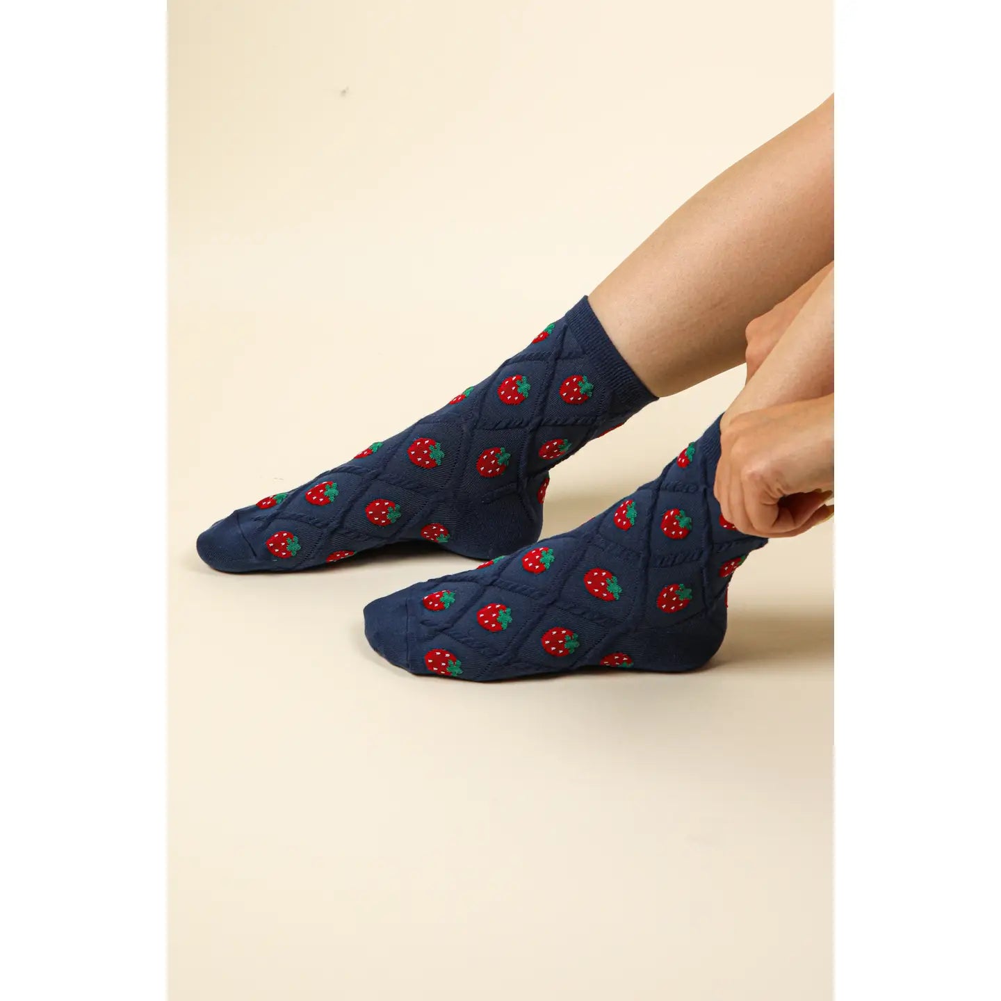 Strawberry Printed Textured Crew Socks