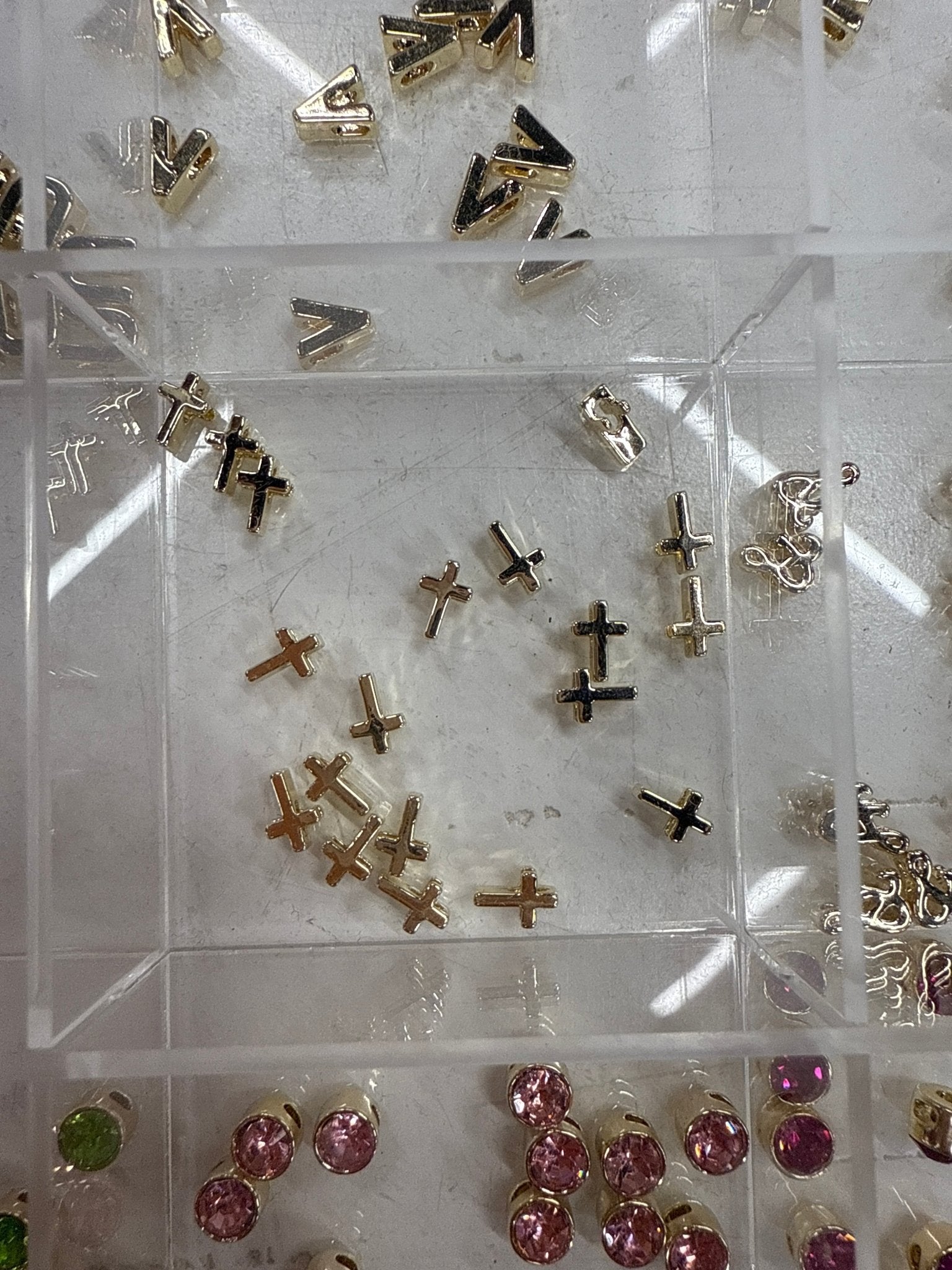 Charm Bar Luxe Symbol Charms Gold - Beau Kisses