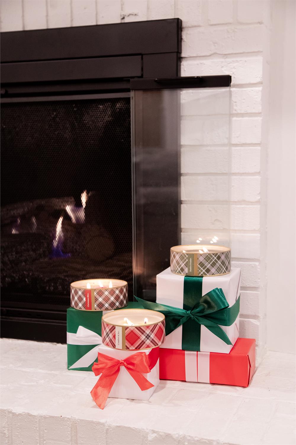 Christmas Bliss 3 Wick Tin Candle - Beau Kisses