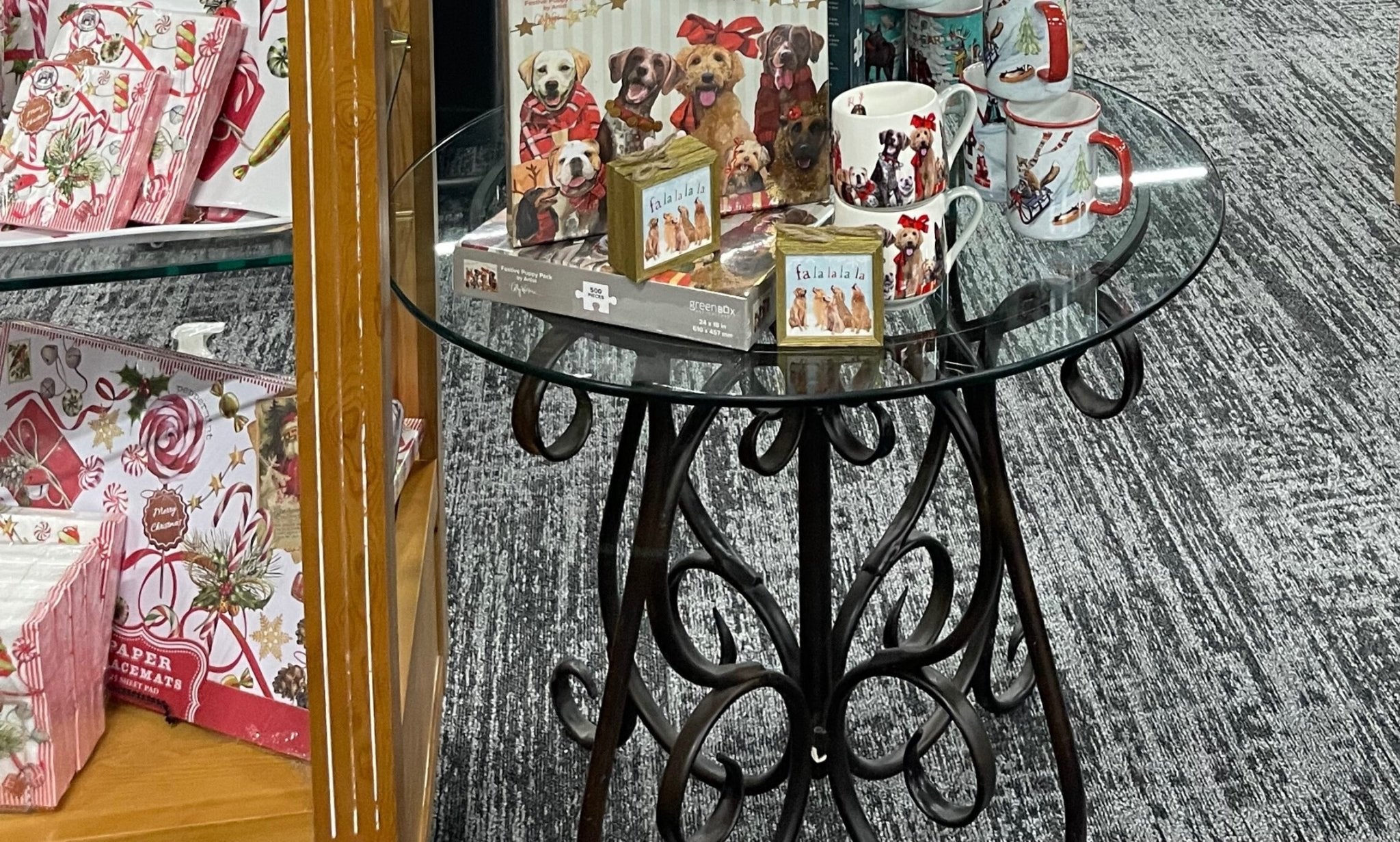 Wrought iron table with glass top - Beau Kisses