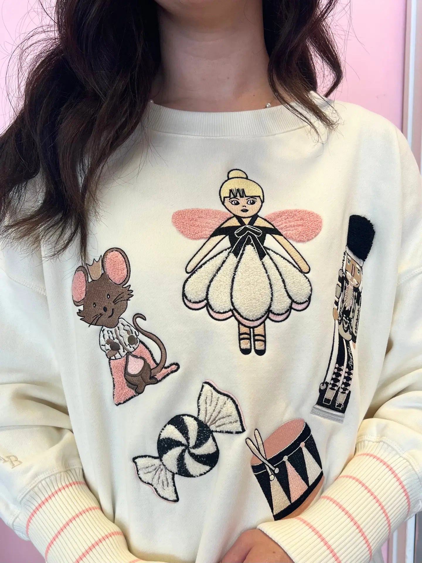 Nutcracker Chenille Patch Crewneck Belgian Cream