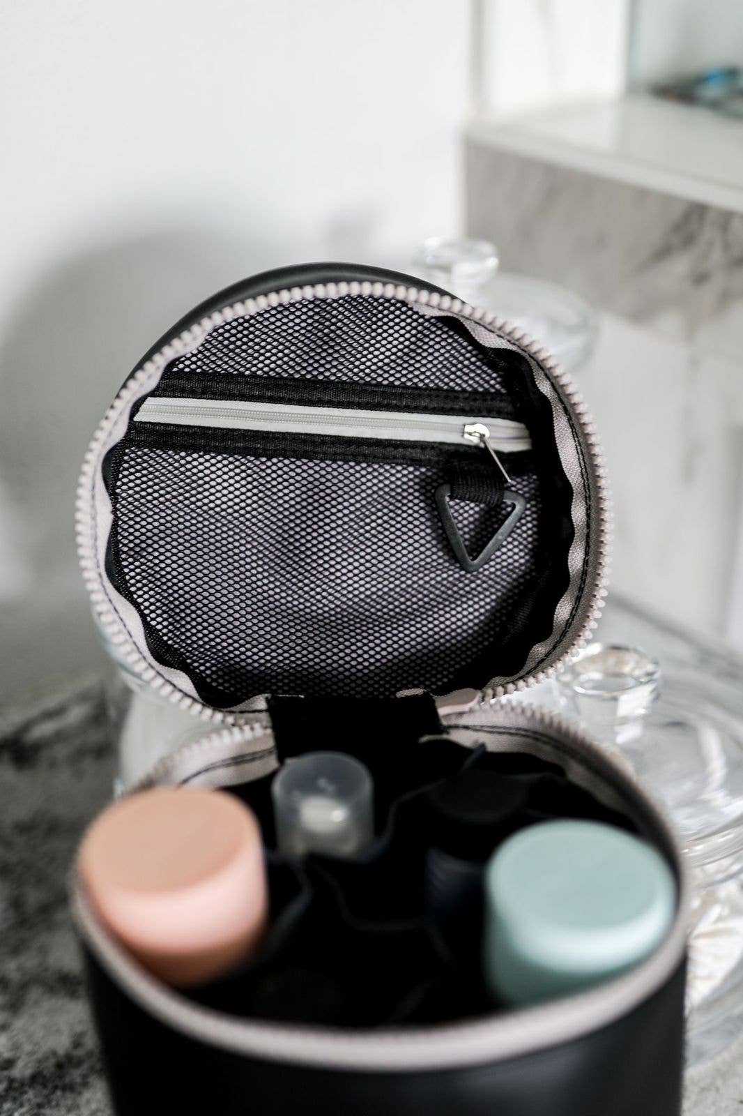 Barrel Organizer Toiletry Bag Take It Easy Black - Beau Kisses