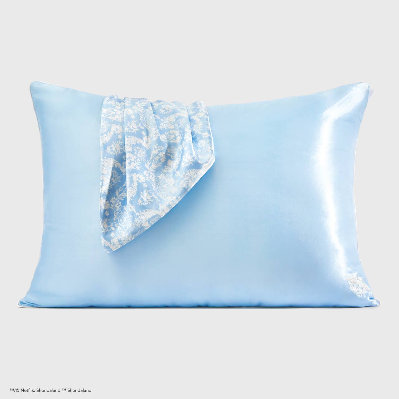 Kitsch x Bridgerton Satin Pillowcase Toile De Blue - Beau Kisses