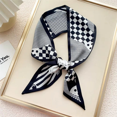 Chic Contrast Luxe Scarf - Beau Kisses