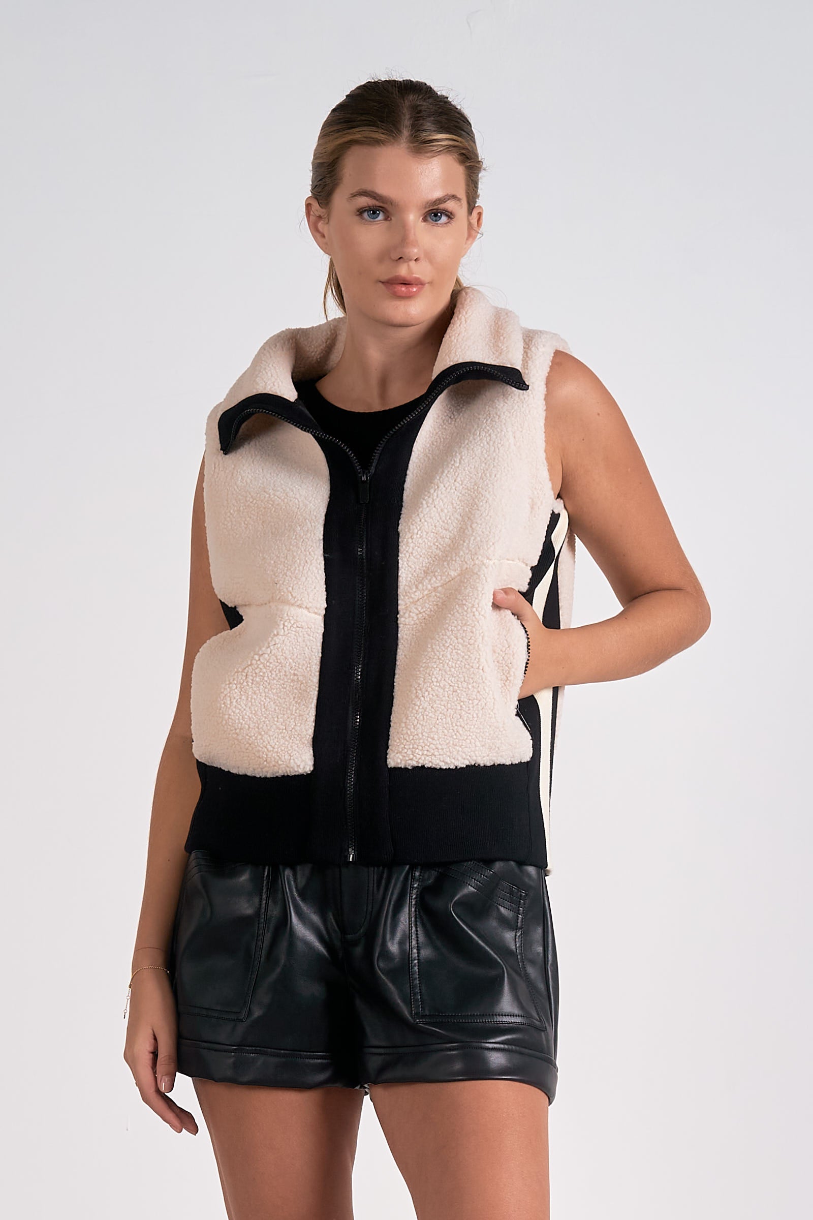 Fur Zip Up Sweater Vest Off White